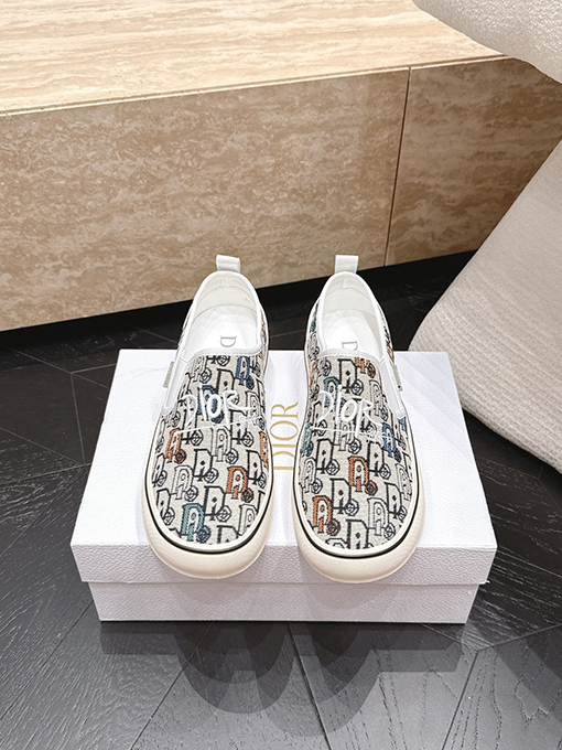 ディオールスーパーコピー ランウェイコレクション メンズ メッシュ刺繍ローファー