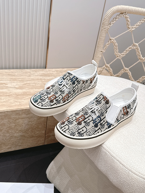 ディオールスーパーコピー ランウェイコレクション メンズ メッシュ刺繍ローファー