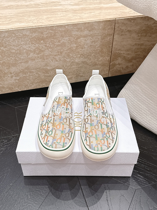 ディオールスーパーコピー ランウェイコレクション メンズ メッシュ刺繍ローファー