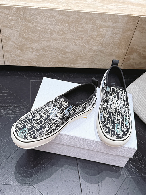 ディオールスーパーコピー ランウェイコレクション メンズ メッシュ刺繍ローファー
