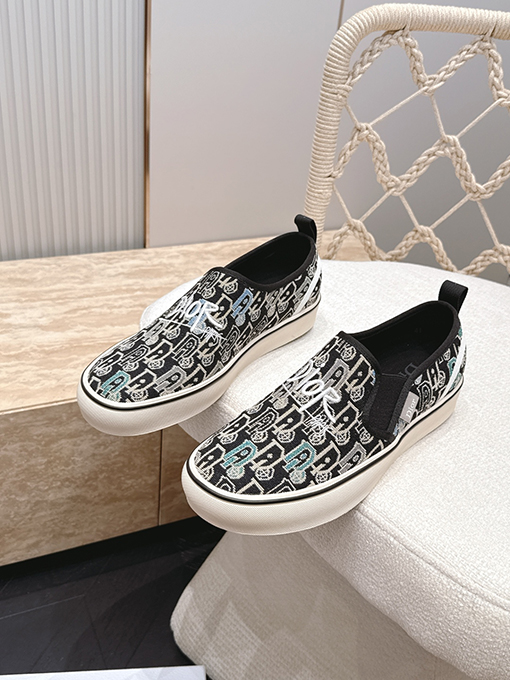 ディオールスーパーコピー ランウェイコレクション メンズ メッシュ刺繍ローファー