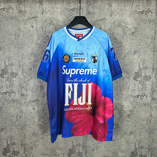 シュプリームスーパーコピー Supreme コラボレーションブランドのハイビスカス柄ティアドロップグラデーション半袖サッカージャージ