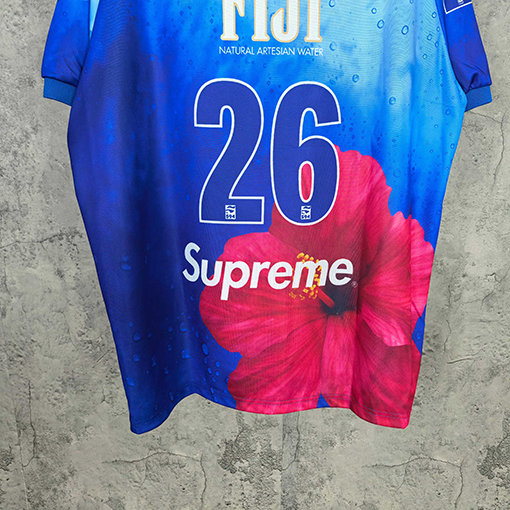 シュプリームスーパーコピー Supreme コラボレーションブランドのハイビスカス柄ティアドロップグラデーション半袖サッカージャージ