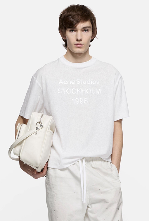 アクネストゥディオズ Acne Studios 純白のプリント入り半袖Tシャツ