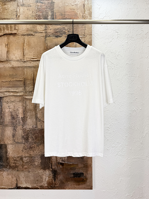 アクネストゥディオズ Acne Studios 純白のプリント入り半袖Tシャツ