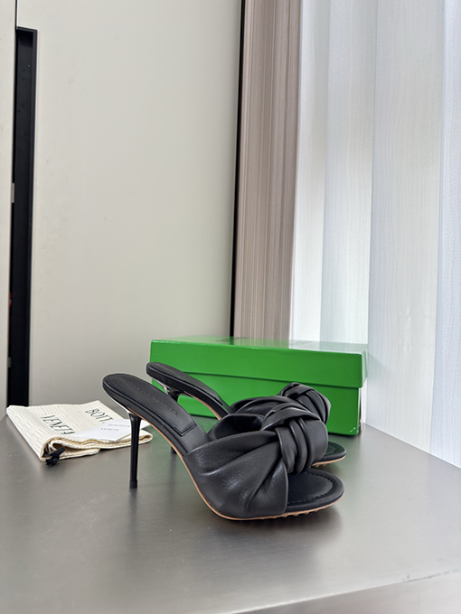 ボッテガヴェネタ Cherry Flat Mule レディースネクタイハイヒールサンダル