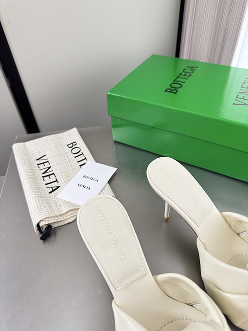 ボッテガヴェネタ Cherry Flat Mule レディースネクタイハイヒールサンダル
