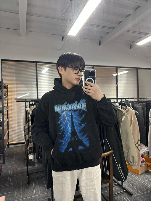 バレンシアガ BALENCIAGA エッフェル塔ロゴ入りブルーライトニングプリントウォッシュダメージ工フード付きスウェットシャツ
