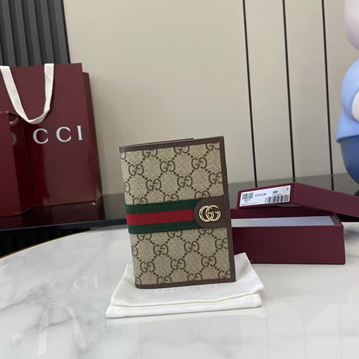 グッチ Ophidia GG Supreme パスポート保護カバー