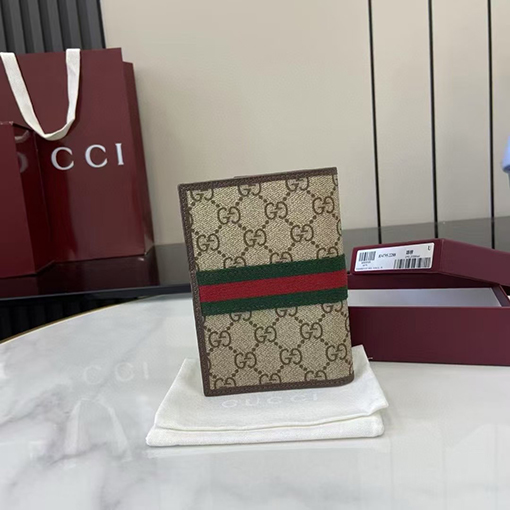 グッチ Ophidia GG Supreme パスポート保護カバー