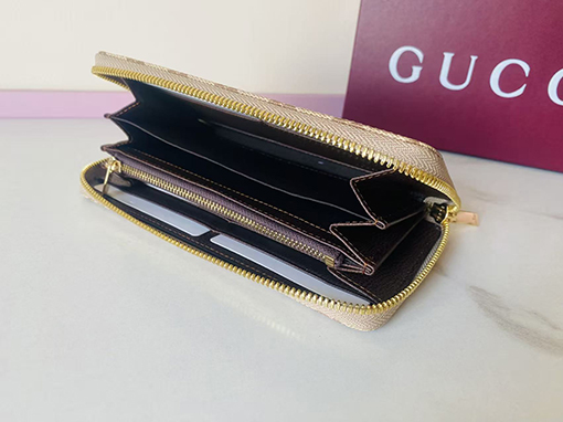 グッチ 長めのファスナー付き財布