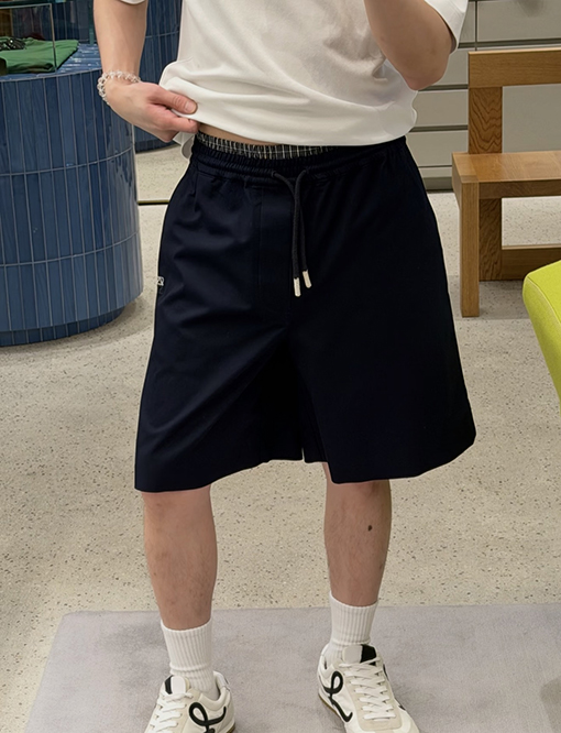 ロエベ ダブルウエストのショートパンツ
