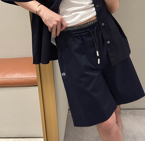 ロエベ ダブルウエストのショートパンツ