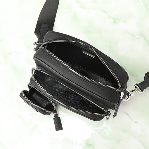 プラダコピー Re-Nylon 布地とグレインレザーのショルダーバッグ