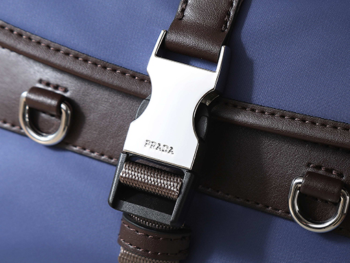 プラダ Re-Nylon 牛革とナイロン製の布製スマホケース