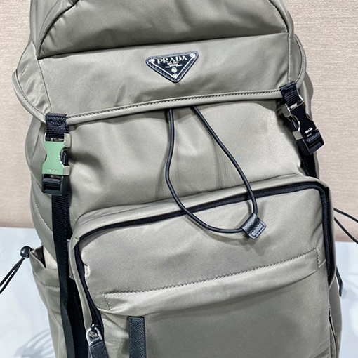 プラダ 新しいハイキングバックパック
