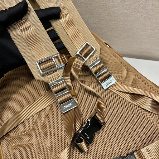 プラダハイキングバックパックコピー クラシックのハイキングバックパック