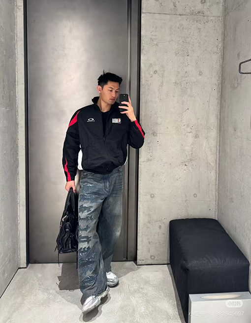 バレンシアガ 新しいサンスクリット語のアップリケペイント汚れたパンツ