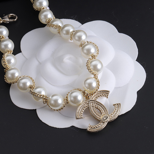 シャネル レディースクラシックでエレガントなブレスレット