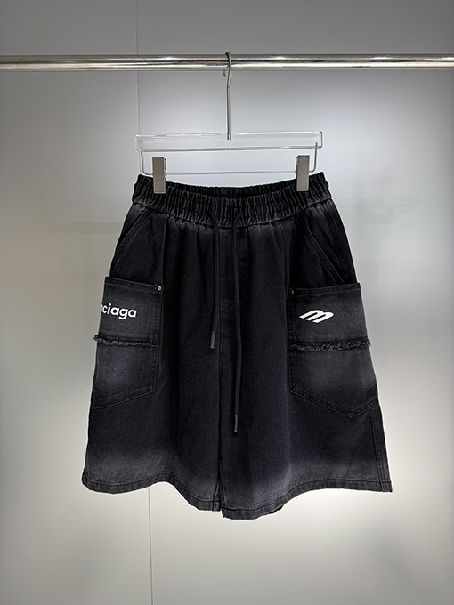 バレンシアガスーパーコピー 26SS 春夏新作 ブリーチ加工ショートパンツ