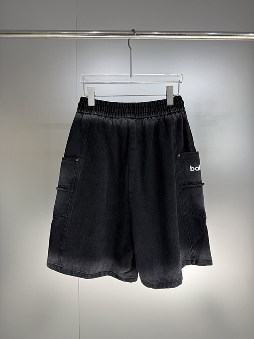 バレンシアガスーパーコピー 26SS 春夏新作 ブリーチ加工ショートパンツ