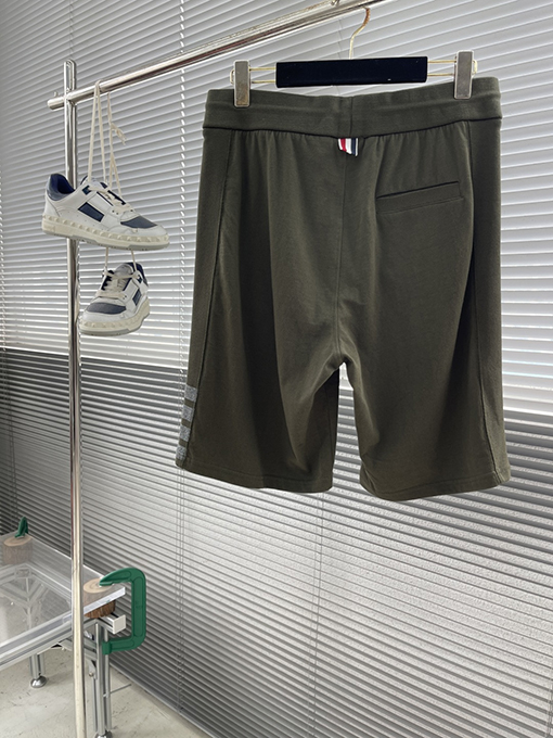 トムブラウン偽物 白の4本線ショートパンツ