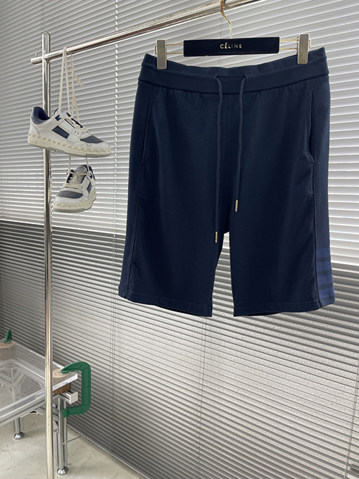 トムブラウン偽物 白の4本線ショートパンツ