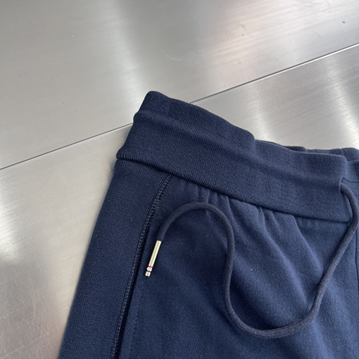 トムブラウン偽物 白の4本線ショートパンツ