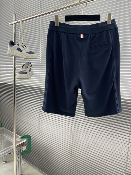 トムブラウン偽物 白の4本線ショートパンツ