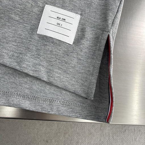 トムブラウン レイヴン 半袖Tシャツ