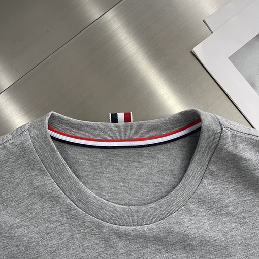 トムブラウン レイヴン 半袖Tシャツ