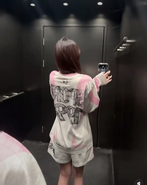 アクネストゥディオズ Acne Studios 1996 青と黒の限定ジャージとショーツ