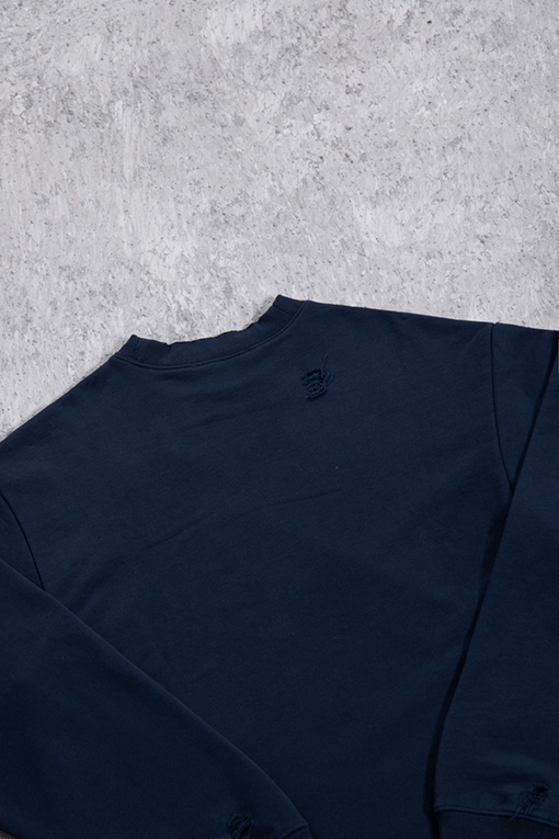 アクネストゥディオズ偽物 Acne Studios バッジ付き破れクルーネックのスウェットシャツ
