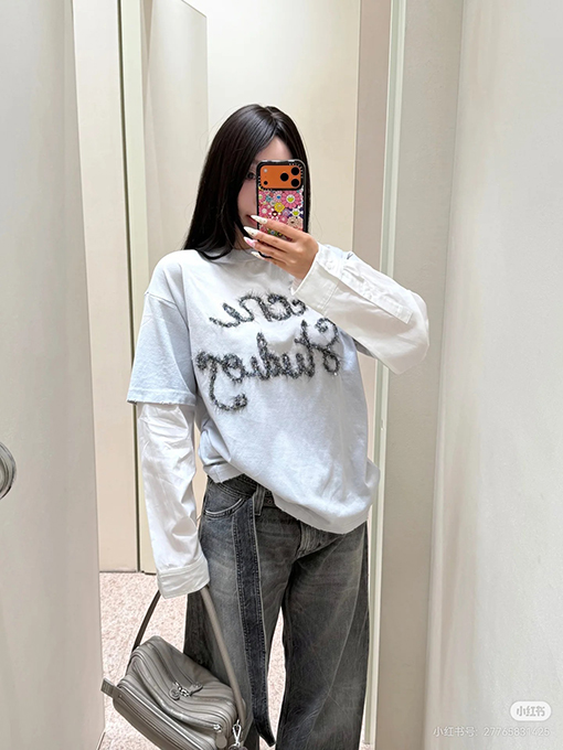 アクネストゥディオズ Acne Studios 袖にフロッキーの文字ツーピース風の長袖シャツ
