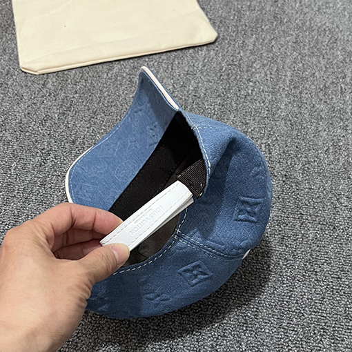 ルイヴィトン偽物 新品オリジナルベースボールキャップ