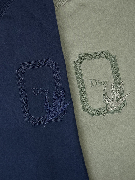 ディオール 額縁型ハチドリ刺繍入り半袖Tシャツ