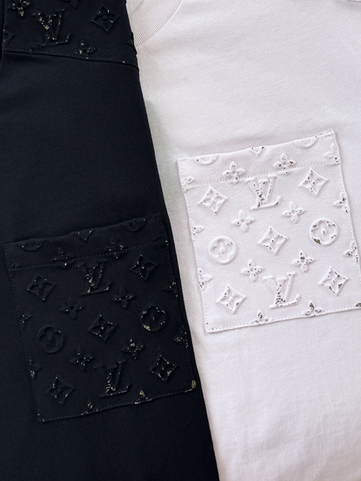 ルイヴィトン半袖Tシャツコピー クラシックなエンボスの反射ロゴ入り半袖Tシャツ