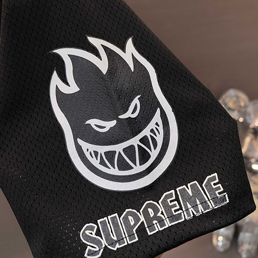 シュプリーム Supreme リトル・ファイヤーマン・シリーズの半袖ジャージ