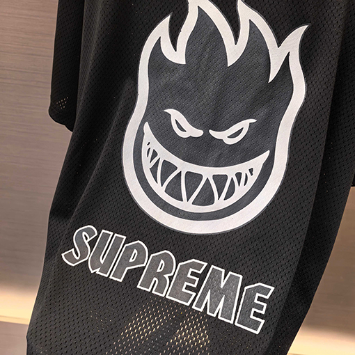 シュプリーム Supreme リトル・ファイヤーマン・シリーズの半袖ジャージ