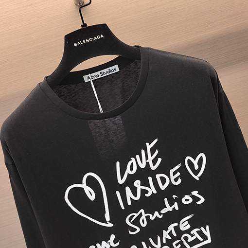 アクネストゥディオズ Acne Studios 手書きのスローガン入り長袖シャツ