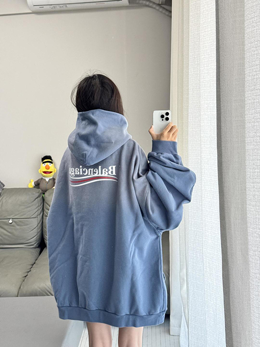 バレンシアガ偽物 Balenciag コーラ文字入りパーカー