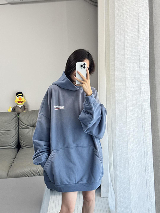 バレンシアガ偽物 Balenciag コーラ文字入りパーカー