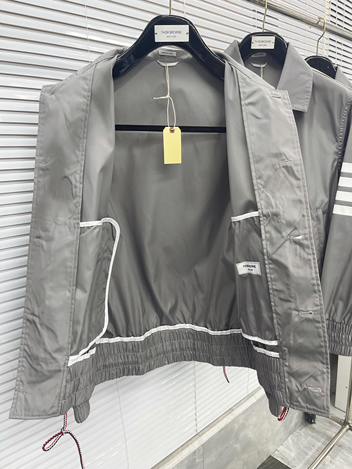 トムブラウン偽物 防水ジャケット