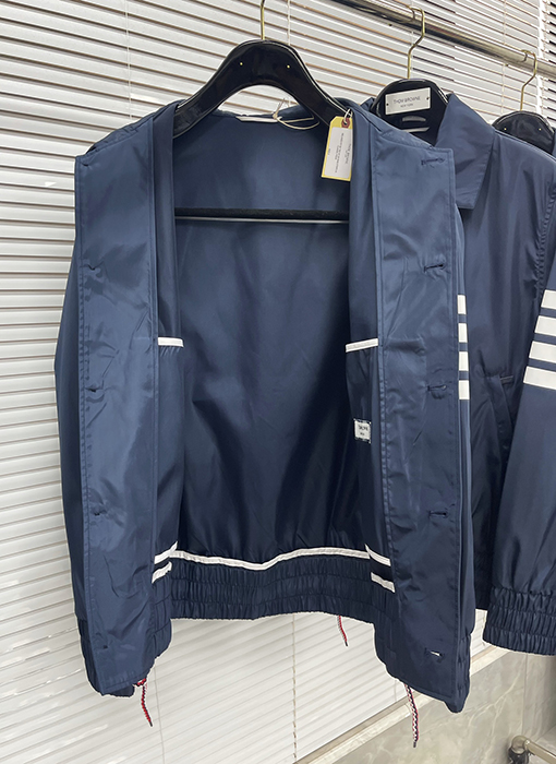 トムブラウン偽物 防水ジャケット