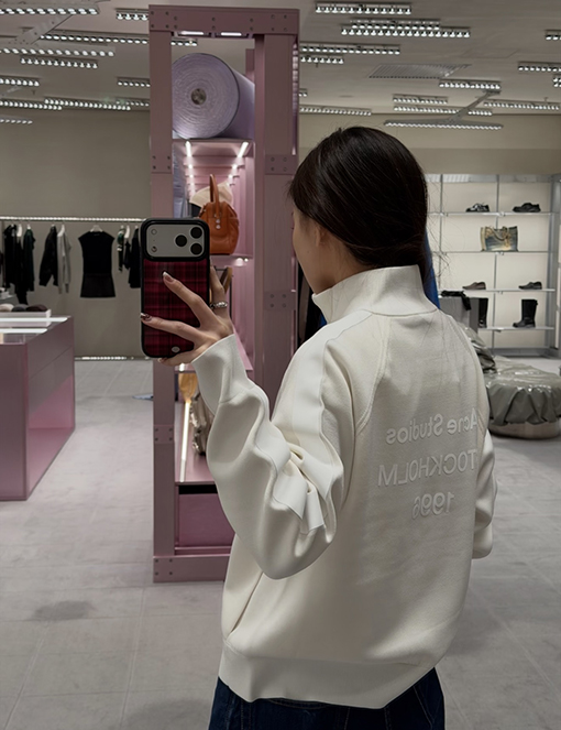 アクネストゥディオズ Acne Studios レターロゴ入りレザージップアップニットセーター