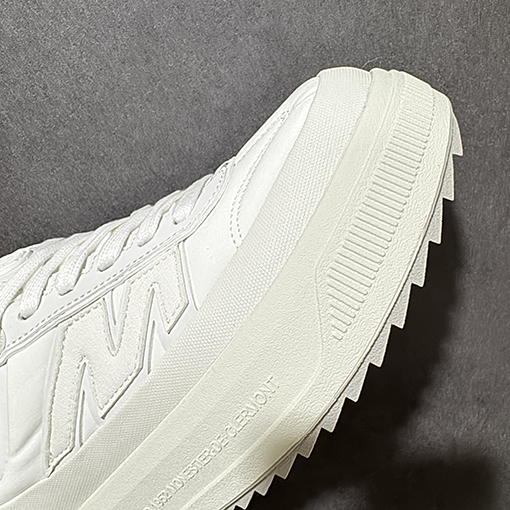 モンクレール Moncler Altive Mid F046 カジュアルスポーツシューズの新シリーズ