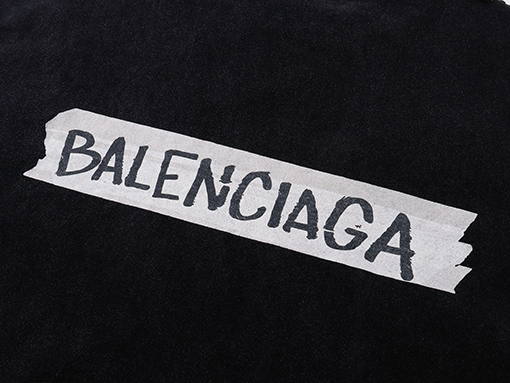 バレンシアガ BALENCIAGA クラシックなマスキングテープ柄の直刷りウォッシュとダメージ長袖シャツ