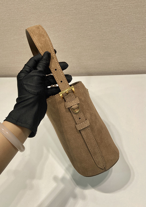 プラダ レディース新しいバケットバッグ