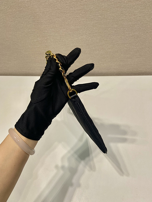 プラダスーパーコピー Hobo レディース刺繍入り脇下バッグ