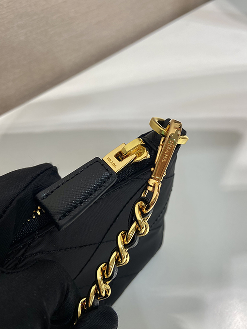 プラダスーパーコピー Hobo レディース刺繍入り脇下バッグ